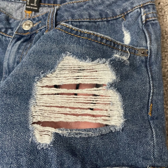 Forever 21 Women’s Jean Shorts Size 28 Distressed Destroyed Booty High Waist - Picture 5 of 8